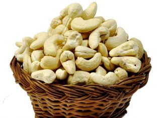 घरमा लुकाएर राखेको ८ सय किलो काजु बरामद