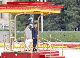 जनमुक्ति सेनाको विशेष टुकडीद्वारा प्रधानमन्त्री प्रचण्डलाई ‘गार्ड अफ अनर