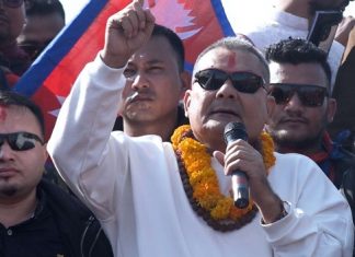 आजदेखि दुर्गा प्रसाईंले तीनकुनेमा प्रदर्शन गर्ने