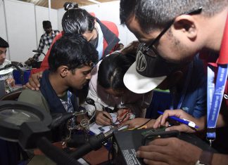 सीप मेलामा मोवाइल रिपेयरिङ र टेलरिङमा अत्यधिक छाप
