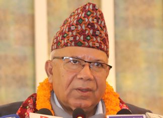 विपक्षी दलको बैठकमा माधव नेपाल सहभागी