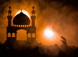 इस्लाम धर्मावलम्बीले आज बकर इद मनाउदै