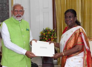 मतगणना सकिएपछि मोदीले दिए राजीनामा