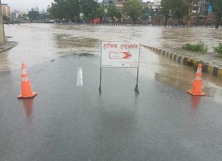 निरन्तरको वर्षापछि काठमाडौँ अस्तव्यस्त