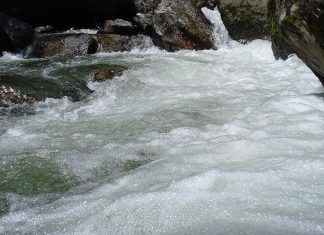 सुन्दरीजलमा नदीमा खसेर बंगलादेशका नागरिक बेपत्ता