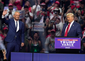 राष्ट्रपतिका स्वतन्त्र उम्मेदवार केनेडी जुनियरको ट्रम्पलाई समर्थन