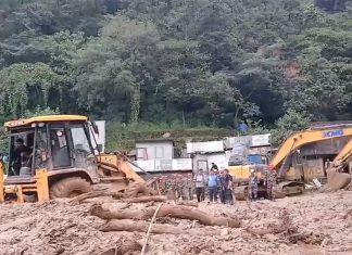 झ्याप्ले खोलाको पहिरोबाट अहिलेसम्म ३५ शव निकालियो