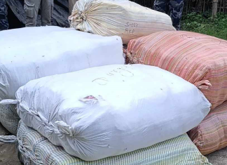 करिब चार लाख बराबरको लत्ताकपडा बरामद