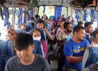 काभ्रेमा अलपत्र परेका १४८ यात्रुलाई सशस्त्रको गाडीमा काठमाडौं ल्याइयो
