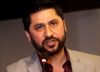 लामिछानेको प्रश्न- तपाईंको हातमा तस्करले दिएको करोड पर्ने घडी, मेरो हातमा चाहि हतकडी ?