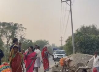 बारा गढीमाई मेलामा लाखौं मानिसको घुँईचो, मौलापुर द्वारा बाटो मर्मत