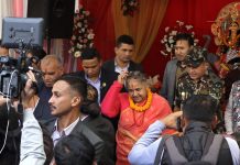 प्रधानमन्त्री कार्कीद्वारा कमलपोखरीमा छठीमाईको पूजा