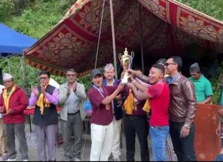 फुलासी जनप्रिय युवा क्लबद्वारा आयोजित फुटबल प्रतियोगिताको उपाधि अखिल (क्रान्तिकारी) रामेछापलाई