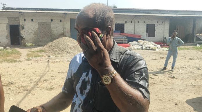 छठअघि वीरगन्जमा प्रदूषणविरुद्ध आक्रोश, उद्योगका अधिकारीलाई कालो मोसो