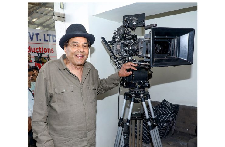 वरिष्ठ अभिनेता धर्मेन्द्र अस्पतालबाट घर फर्किए