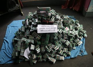 हेटौंडामा टूामाडोल क्याप्सुलसहित पाँच जना पक्राउ