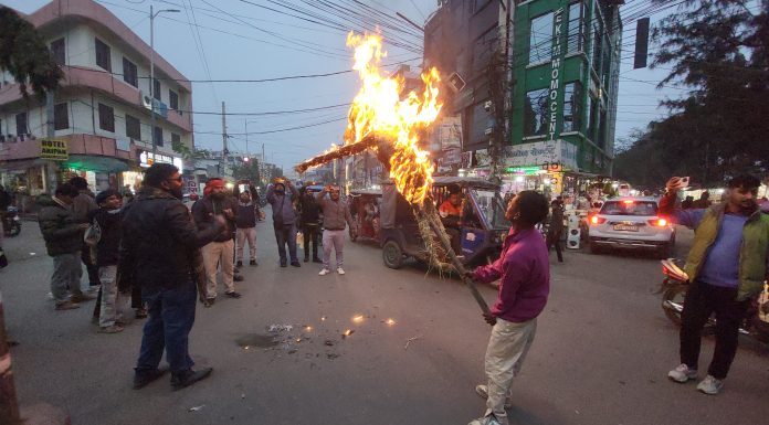 जनकपुरधाममा हिन्दूवादीहरुले गरे बांगलादेशविरुद्ध प्रदर्शन