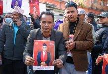 एमाले महाधिवेशन : आफ्नो पक्षमा भोट माग्दै नेताहरु (तस्विरहरु)