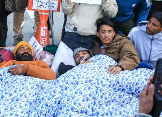 आमरण अनसनमा निकोलस भुसाल(तस्विरहरु)