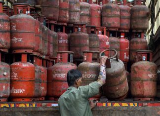 भारतमा एलपी ग्यासको मूल्य बढ्यो, नेपालमा के होला ?