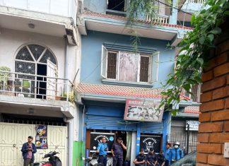 मिडिया कार्यालयअगाडि शंकास्पद गाडी पार्किङ