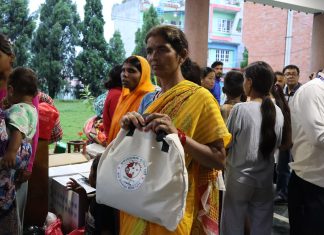 मन्त्री सिता बादीको पहलमा खरीपाटी र बोडे होल्डिङ सेन्टरमा अत्यावश्यक सामग्री वितरण